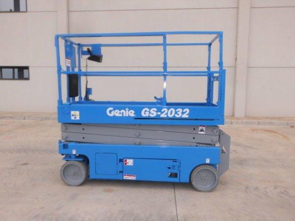 Ножничный подъемник Genie GS2032