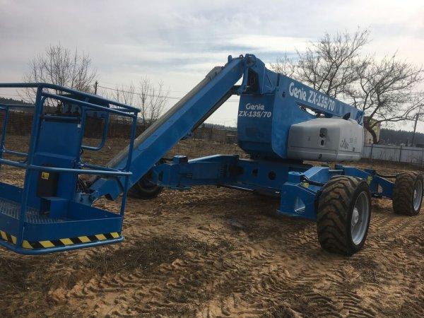 Коленчатый подъемник GENIE Z135/70