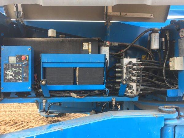 Коленчатый подъемник GENIE Z135/70