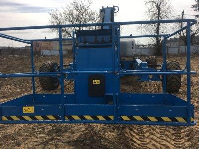 Коленчатый подъемник GENIE Z135/70